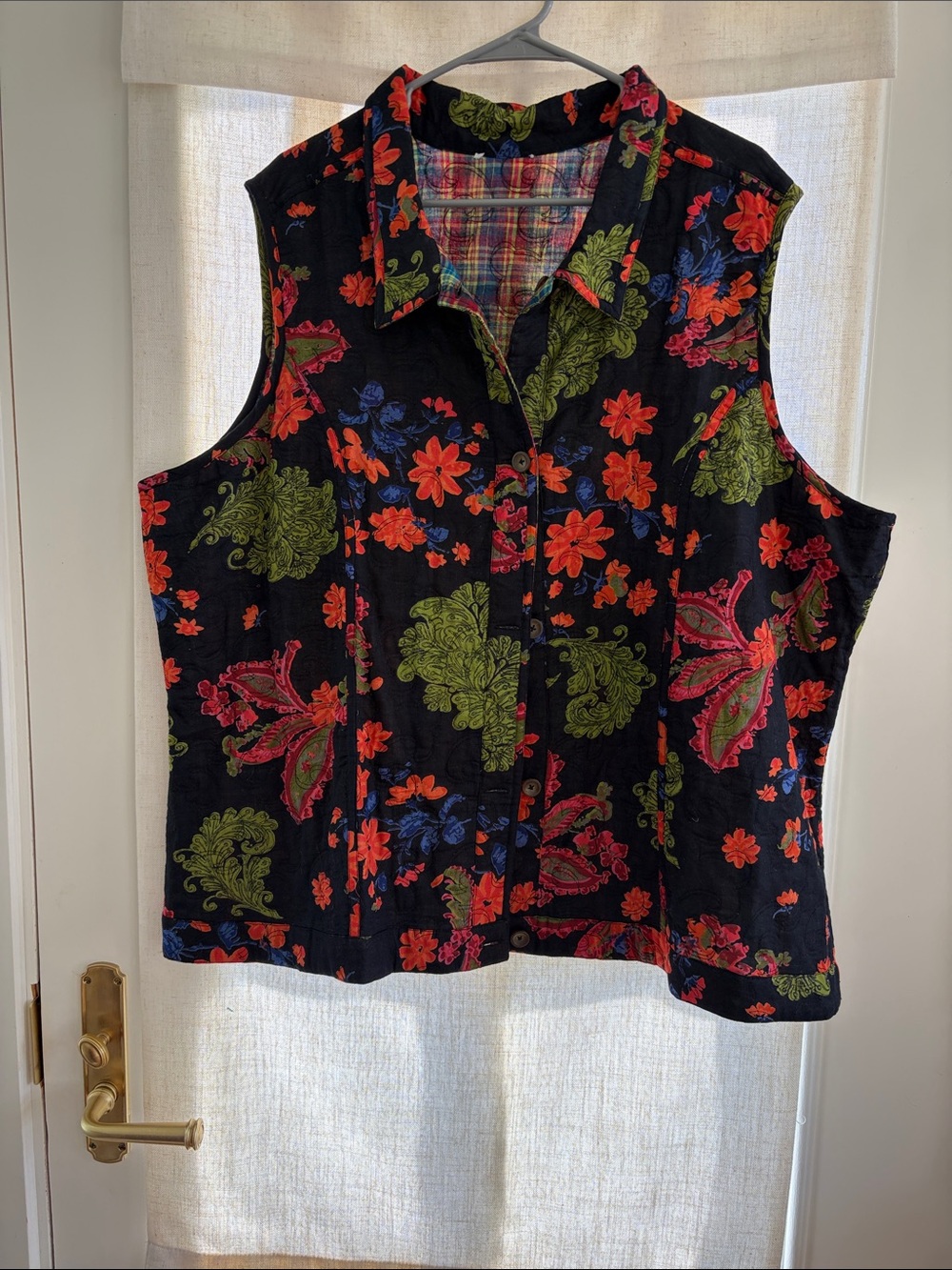Sleeveless Floral Button-Front Top - Black with Red & Green
